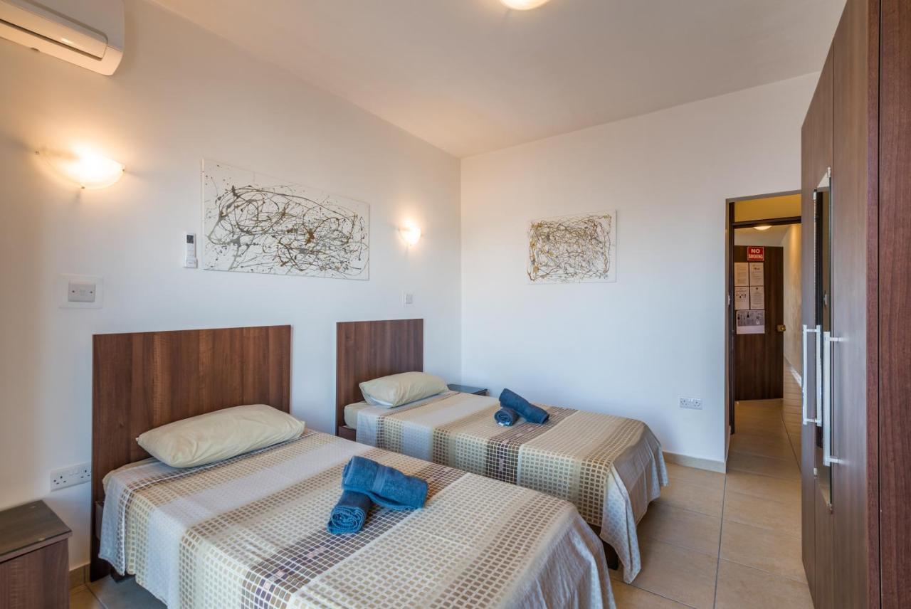 Seashells Apartments With Terrace, Just Off The Seafront In Bugibba - By Getawaysmalta St. Paul's Bay Exterior photo